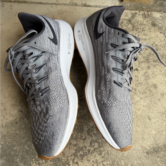 Nike Air Zoom‎ Pegasus 36 Running Gray and Black Sneakers Sz-8. J main image 10